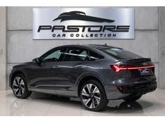 AUDI Q8 E-TRON 55 ELÉTRICO SPORTBACK PERFORMANCE BLACK QUATTRO 2023/2024 PASTORE CAR COLLECTION BENTO GONÇALVES / Carros no Vale
