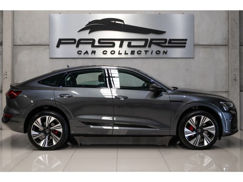 AUDI Q8 E-TRON 55 ELÉTRICO SPORTBACK PERFORMANCE BLACK QUATTRO 2023/2024 PASTORE CAR COLLECTION BENTO GONÇALVES / Carros no Vale AUDI Q8 E-TRON 55 ELÉTRICO SPORTBACK PERFORMANCE BLACK QUATTRO 2023/2024 PASTORE CAR COLLECTION BENTO GONÇALVES / Carros no Vale