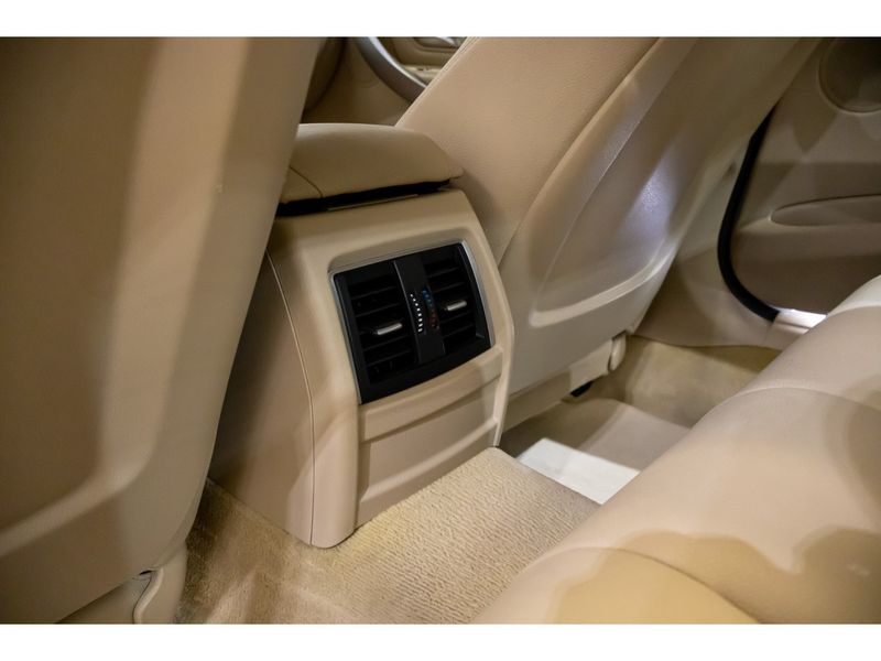 BMW 320i 2.0 SPORT 16V TURBO ACTIVE 2017/2017 PASTORE CAR COLLECTION BENTO GONÇALVES / Carros no Vale BMW 320i 2.0 SPORT 16V TURBO ACTIVE 2017/2017 PASTORE CAR COLLECTION BENTO GONÇALVES / Carros no Vale