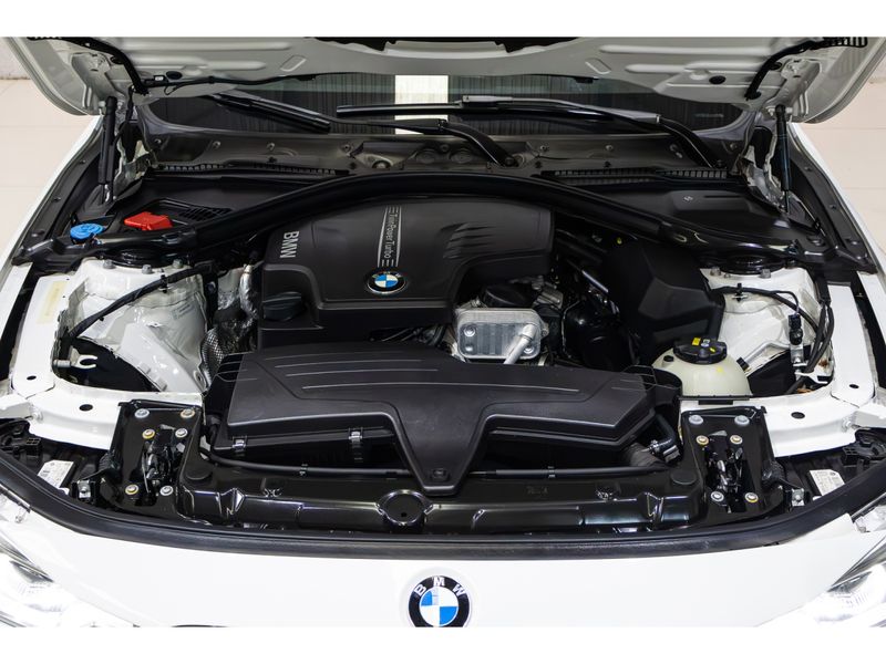 BMW 320i 2.0 SPORT 16V TURBO ACTIVE 2017/2017 PASTORE CAR COLLECTION BENTO GONÇALVES / Carros no Vale BMW 320i 2.0 SPORT 16V TURBO ACTIVE 2017/2017 PASTORE CAR COLLECTION BENTO GONÇALVES / Carros no Vale