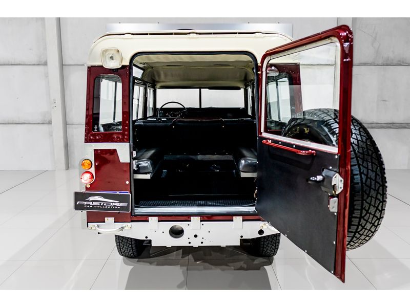 LAND ROVER SERIES III V8 61CV 1974/1974 PASTORE CAR COLLECTION BENTO GONÇALVES / Carros no Vale LAND ROVER SERIES III V8 61CV 1974/1974 PASTORE CAR COLLECTION BENTO GONÇALVES / Carros no Vale