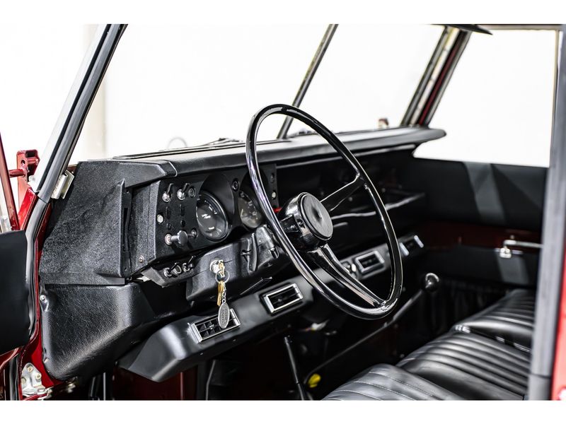 LAND ROVER SERIES III V8 61CV 1974/1974 PASTORE CAR COLLECTION BENTO GONÇALVES / Carros no Vale LAND ROVER SERIES III V8 61CV 1974/1974 PASTORE CAR COLLECTION BENTO GONÇALVES / Carros no Vale