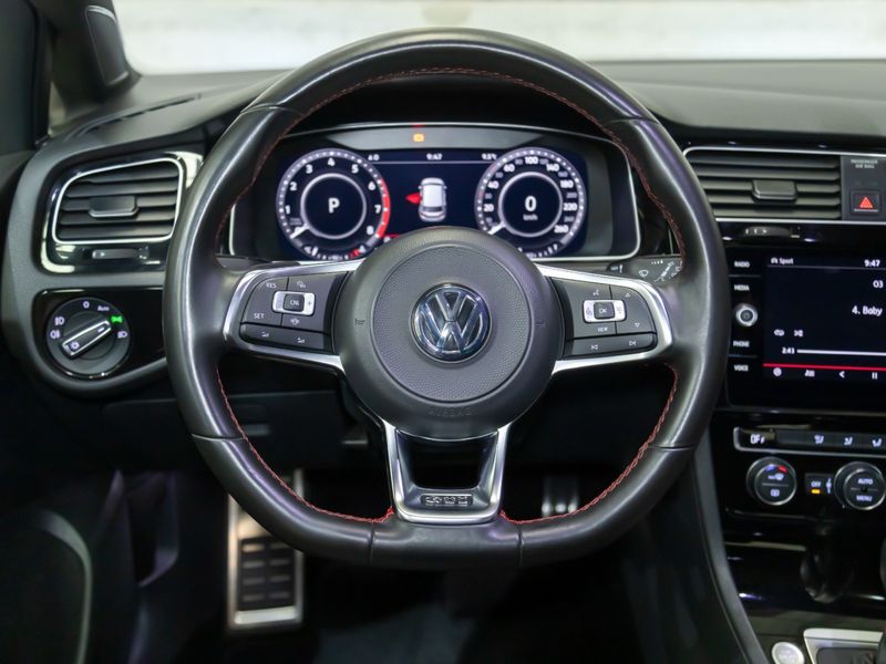 VOLKSWAGEN GOLF 2.0 350 TSI GTI DSG 2019/2019 PASTORE CAR COLLECTION BENTO GONÇALVES / Carros no Vale VOLKSWAGEN GOLF 2.0 350 TSI GTI DSG 2019/2019 PASTORE CAR COLLECTION BENTO GONÇALVES / Carros no Vale