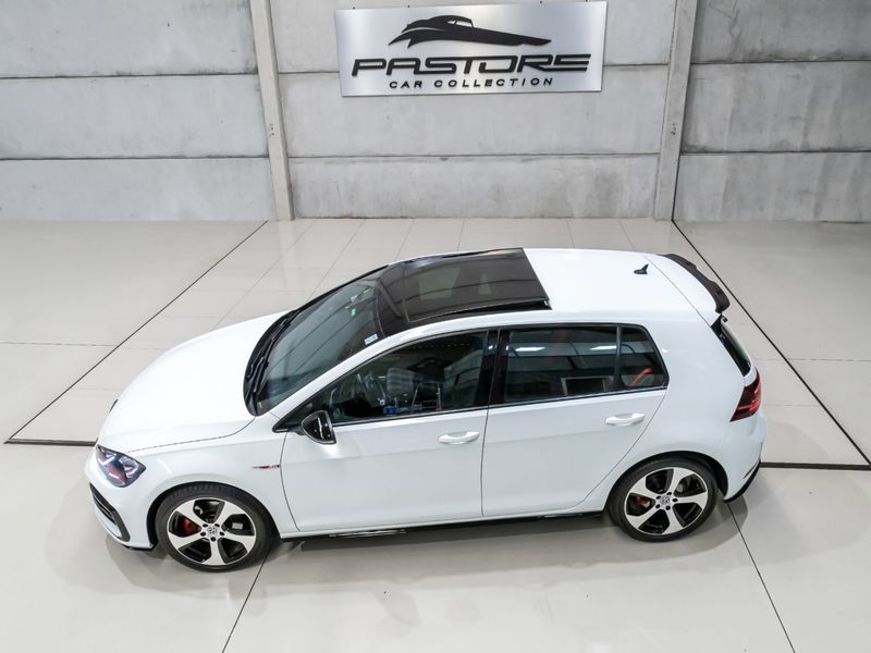 VOLKSWAGEN GOLF 2.0 350 TSI GTI DSG 2019/2019 PASTORE CAR COLLECTION BENTO GONÇALVES / Carros no Vale VOLKSWAGEN GOLF 2.0 350 TSI GTI DSG 2019/2019 PASTORE CAR COLLECTION BENTO GONÇALVES / Carros no Vale