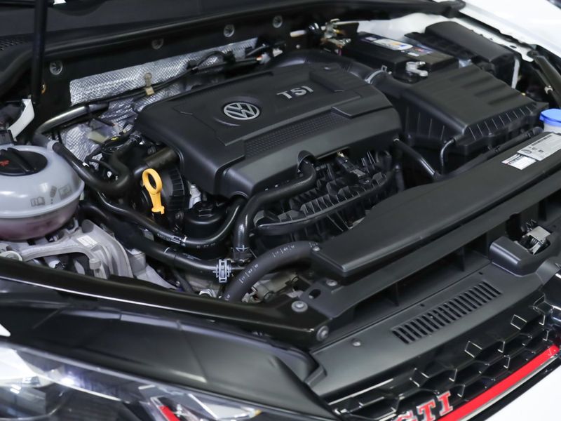 VOLKSWAGEN GOLF 2.0 350 TSI GTI DSG 2019/2019 PASTORE CAR COLLECTION BENTO GONÇALVES / Carros no Vale VOLKSWAGEN GOLF 2.0 350 TSI GTI DSG 2019/2019 PASTORE CAR COLLECTION BENTO GONÇALVES / Carros no Vale