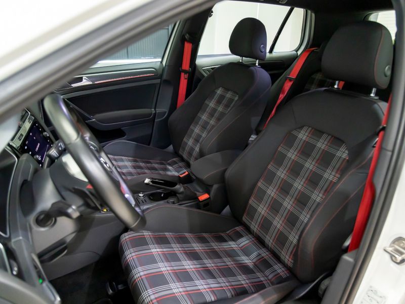 VOLKSWAGEN GOLF 2.0 350 TSI GTI DSG 2019/2019 PASTORE CAR COLLECTION BENTO GONÇALVES / Carros no Vale VOLKSWAGEN GOLF 2.0 350 TSI GTI DSG 2019/2019 PASTORE CAR COLLECTION BENTO GONÇALVES / Carros no Vale