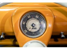 VOLKSWAGEN KOMBI 1.5 LUXO 8V 3P 1973/1973 PASTORE CAR COLLECTION BENTO GONÇALVES / Carros no Vale