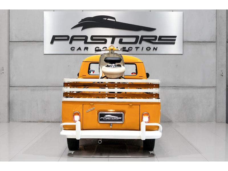 VOLKSWAGEN KOMBI 1.5 LUXO 8V 3P 1973/1973 PASTORE CAR COLLECTION BENTO GONÇALVES / Carros no Vale VOLKSWAGEN KOMBI 1.5 LUXO 8V 3P 1973/1973 PASTORE CAR COLLECTION BENTO GONÇALVES / Carros no Vale