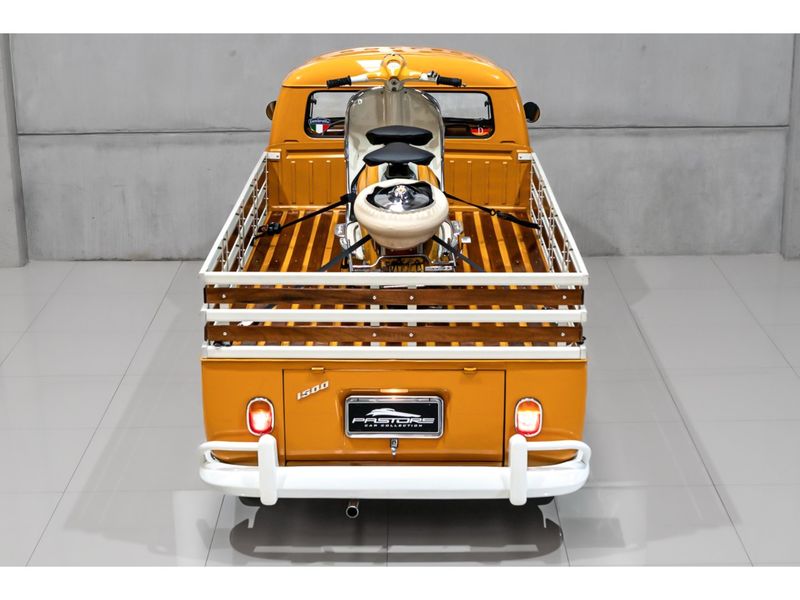 VOLKSWAGEN KOMBI 1.5 LUXO 8V 3P 1973/1973 PASTORE CAR COLLECTION BENTO GONÇALVES / Carros no Vale VOLKSWAGEN KOMBI 1.5 LUXO 8V 3P 1973/1973 PASTORE CAR COLLECTION BENTO GONÇALVES / Carros no Vale