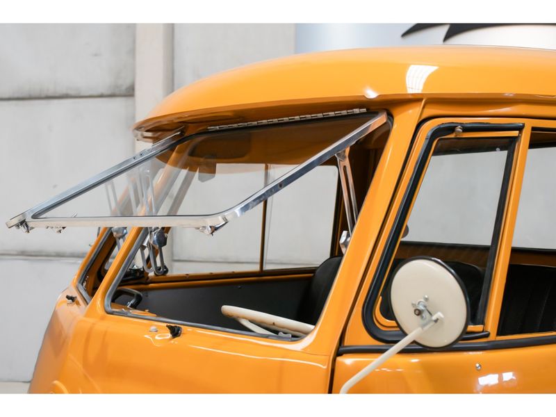 VOLKSWAGEN KOMBI 1.5 LUXO 8V 3P 1973/1973 PASTORE CAR COLLECTION BENTO GONÇALVES / Carros no Vale VOLKSWAGEN KOMBI 1.5 LUXO 8V 3P 1973/1973 PASTORE CAR COLLECTION BENTO GONÇALVES / Carros no Vale