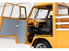 VOLKSWAGEN KOMBI 1.5 LUXO 8V 3P 1973/1973 PASTORE CAR COLLECTION BENTO GONÇALVES / Carros no Vale