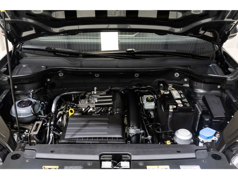 VOLKSWAGEN TAOS 1.4 250 TSI TOTAL HIGHLINE 2021/2022 PASTORE CAR COLLECTION BENTO GONÇALVES / Carros no Vale