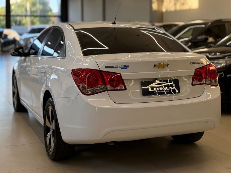 CHEVROLET CRUZE 1.8 LT 16V 2014/2014 LEHMEN VEÍCULOS VENÂNCIO AIRES / Carros no Vale