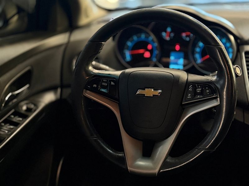 CHEVROLET CRUZE 1.8 LT 16V 2014/2014 LEHMEN VEÍCULOS VENÂNCIO AIRES / Carros no Vale