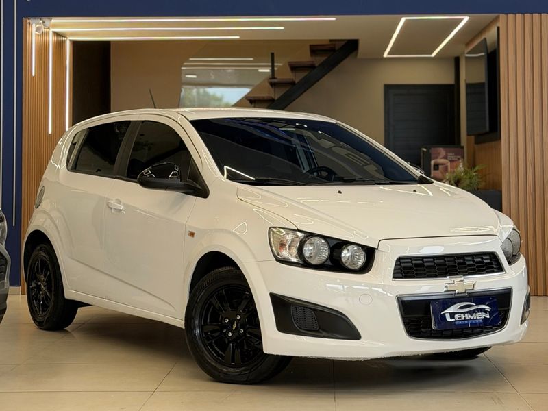 CHEVROLET SONIC 1.6 LT 16V 2012/2013 LEHMEN VEÍCULOS VENÂNCIO AIRES / Carros no Vale