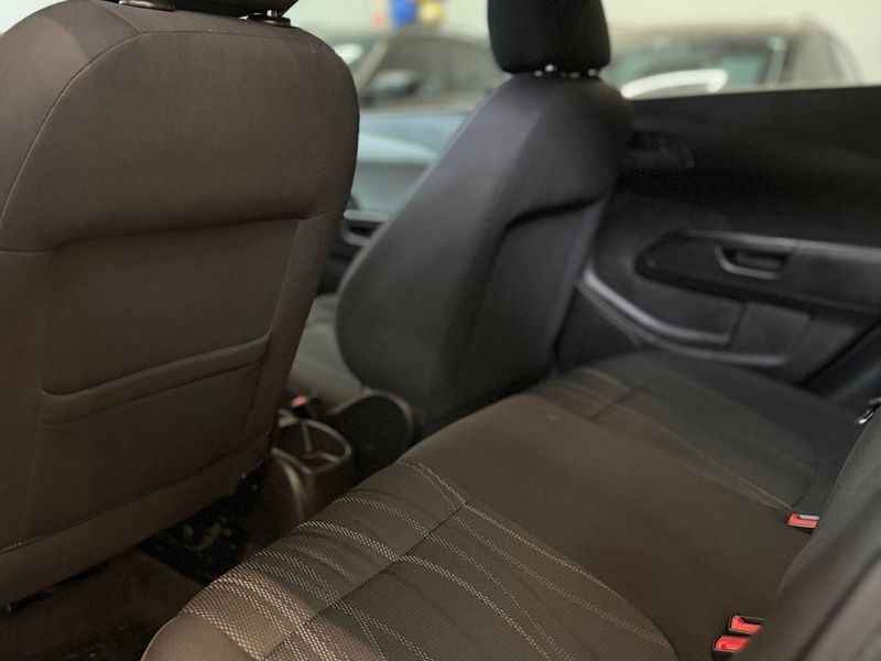 CHEVROLET SONIC 1.6 LT 16V 2012/2013 LEHMEN VEÍCULOS VENÂNCIO AIRES / Carros no Vale