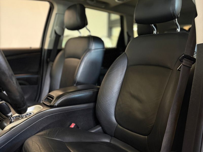 FIAT FREEMONT 2.4 PRECISION 16V 2011/2012 LEHMEN VEÍCULOS VENÂNCIO AIRES / Carros no Vale