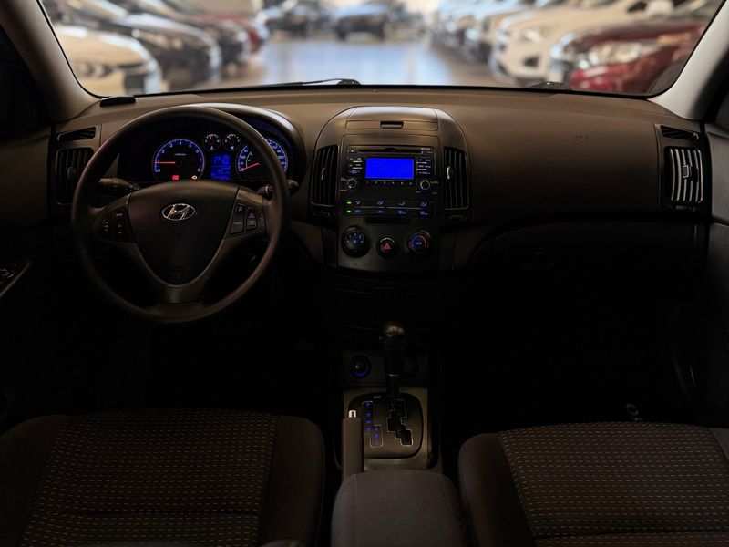 HYUNDAI I30 2.0 MPFI GLS 16V 2009/2010 LEHMEN VEÍCULOS VENÂNCIO AIRES / Carros no Vale