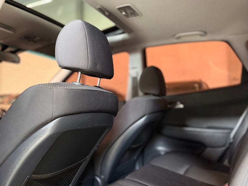HYUNDAI I30 2.0 MPFI GLS 16V 2009/2010 LEHMEN VEÍCULOS VENÂNCIO AIRES / Carros no Vale