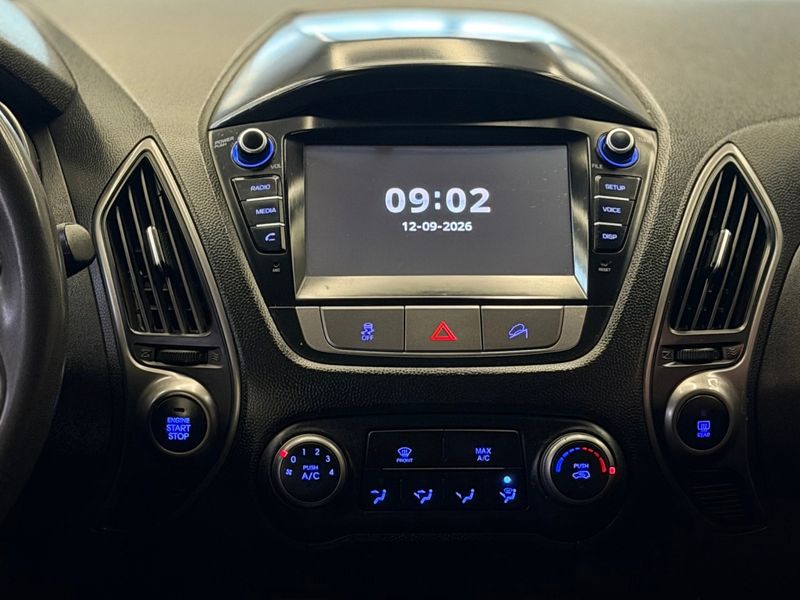 HYUNDAI IX35 2.0 MPFI GL 16V 2017/2018 LEHMEN VEÍCULOS VENÂNCIO AIRES / Carros no Vale