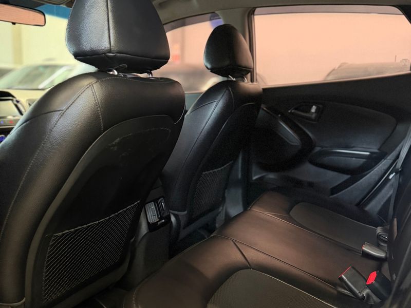HYUNDAI IX35 2.0 MPFI GL 16V 2017/2018 LEHMEN VEÍCULOS VENÂNCIO AIRES / Carros no Vale