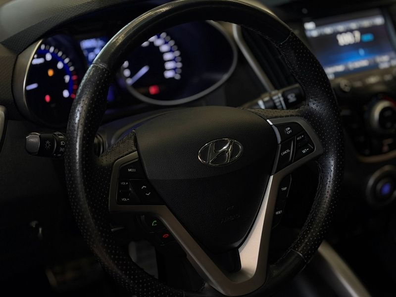 HYUNDAI VELOSTER 1.6 16V 3P 2011/2012 LEHMEN VEÍCULOS VENÂNCIO AIRES / Carros no Vale