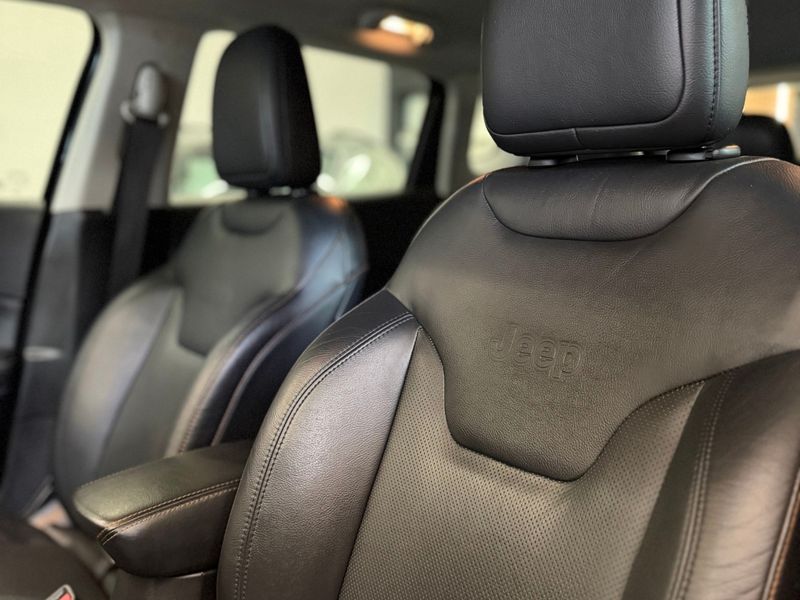 JEEP COMPASS 2.0 16V LIMITED 2017/2018 LEHMEN VEÍCULOS VENÂNCIO AIRES / Carros no Vale JEEP COMPASS 2.0 16V LIMITED 2017/2018 LEHMEN VEÍCULOS VENÂNCIO AIRES / Carros no Vale