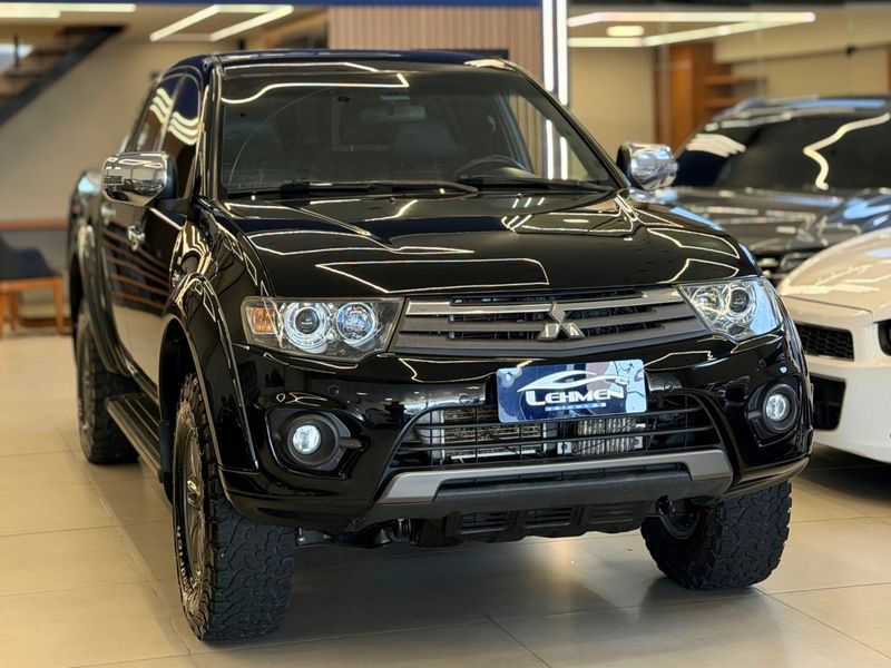 MITSUBISHI L200 TRITON 3.2 HPE 4X4 CD 16V TURBO INTERCOOLER 2014/2015 LEHMEN VEÍCULOS VENÂNCIO AIRES / Carros no Vale
