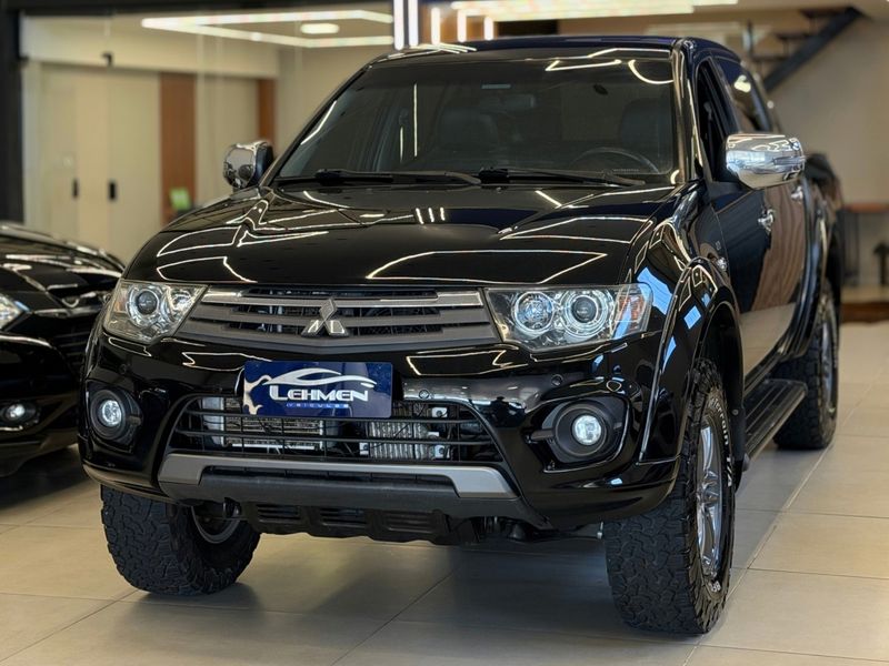 MITSUBISHI L200 TRITON 3.2 HPE 4X4 CD 16V TURBO INTERCOOLER 2014/2015 LEHMEN VEÍCULOS VENÂNCIO AIRES / Carros no Vale