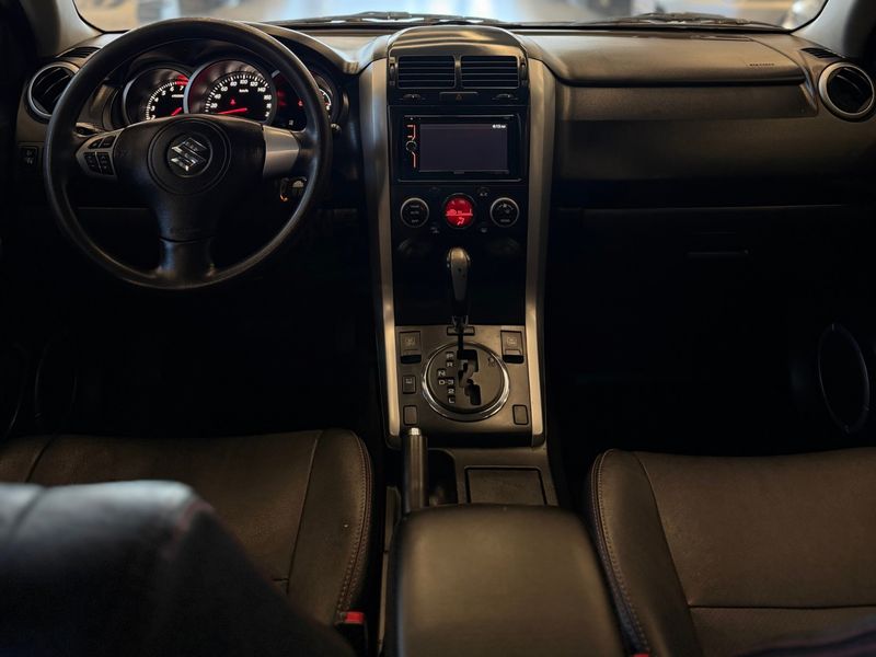 SUZUKI GRAND VITARA 2.0 4X2 16V 2010/2011 LEHMEN VEÍCULOS VENÂNCIO AIRES / Carros no Vale