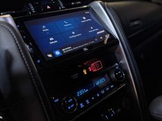 TOYOTA HILUX SW4 SRX PLAT 4X4 2.8 TB DIE 2024/2025 LEHMEN VEÍCULOS VENÂNCIO AIRES / Carros no Vale