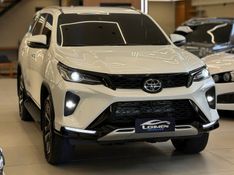 TOYOTA HILUX SW4 SRX PLAT 4X4 2.8 TB DIE 2024/2025 LEHMEN VEÍCULOS VENÂNCIO AIRES / Carros no Vale