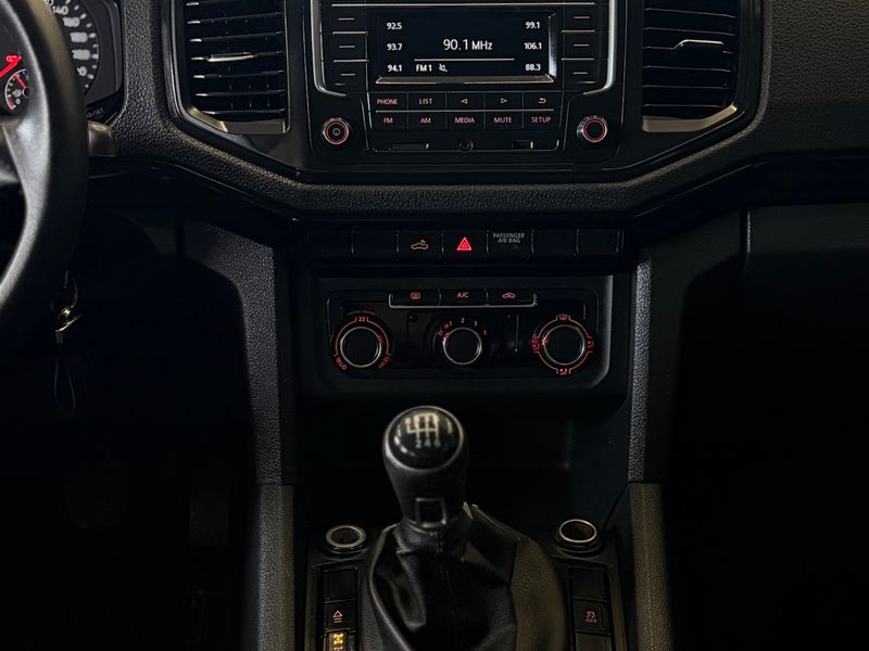 VOLKSWAGEN AMAROK 2.0 SE 4X4 CD 16V TURBO INTERCOOLER 2017/2017 LEHMEN VEÍCULOS VENÂNCIO AIRES / Carros no Vale