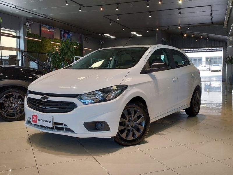 Chevrolet ONIX 1.0 JOY 8V HATCH BLACK EDITION FLEX MEC 2021/2021 BETIOLO NOVOS E SEMINOVOS LAJEADO / Carros no Vale Chevrolet ONIX 1.0 JOY 8V HATCH BLACK EDITION FLEX MEC 2021/2021 BETIOLO NOVOS E SEMINOVOS LAJEADO / Carros no Vale
