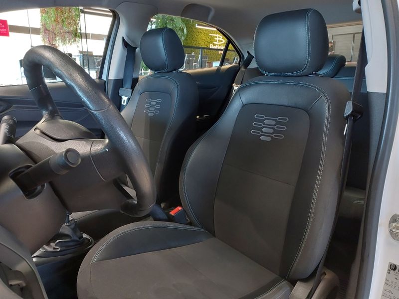 Chevrolet ONIX 1.0 JOY 8V HATCH BLACK EDITION FLEX MEC 2021/2021 BETIOLO NOVOS E SEMINOVOS LAJEADO / Carros no Vale Chevrolet ONIX 1.0 JOY 8V HATCH BLACK EDITION FLEX MEC 2021/2021 BETIOLO NOVOS E SEMINOVOS LAJEADO / Carros no Vale