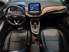 Chevrolet ONIX 1.0 TURBO FLEX PLUS PREMIER AUTOMÁTICO 2023/2024 BETIOLO NOVOS E SEMINOVOS LAJEADO / Carros no Vale