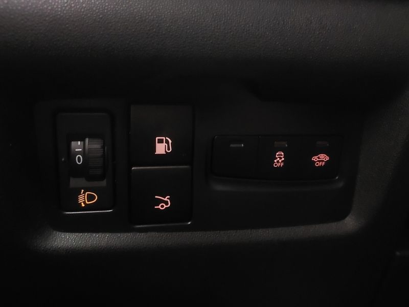 Citroen C4 LOUNGE 1.6 THP FLEX LIVE BUSINESS BVA 2018/2019 BETIOLO NOVOS E SEMINOVOS LAJEADO / Carros no Vale Citroen C4 LOUNGE 1.6 THP FLEX LIVE BUSINESS BVA 2018/2019 BETIOLO NOVOS E SEMINOVOS LAJEADO / Carros no Vale