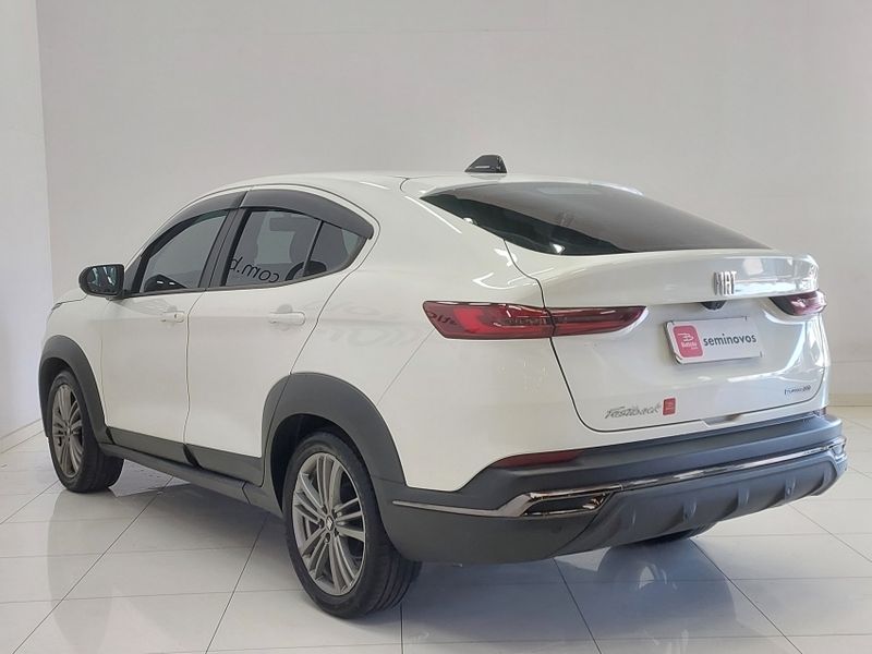 Fiat FASTBACK 1.0 TURBO 200 FLEX CVT 2023/2024 BETIOLO NOVOS E SEMINOVOS LAJEADO / Carros no Vale