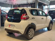 Fiat MOBI 1.0 EVO FLEX LIKE MANUAL 2023/2024 BETIOLO NOVOS E SEMINOVOS LAJEADO / Carros no Vale