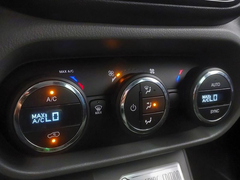 Fiat TORO 1.8 16V EVO FLEX FREEDOM AT6 2016/2017 BETIOLO NOVOS E SEMINOVOS LAJEADO / Carros no Vale Fiat TORO 1.8 16V EVO FLEX FREEDOM AT6 2016/2017 BETIOLO NOVOS E SEMINOVOS LAJEADO / Carros no Vale