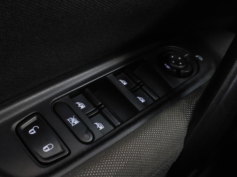 Fiat TORO 1.8 16V EVO FLEX FREEDOM AT6 2016/2017 BETIOLO NOVOS E SEMINOVOS LAJEADO / Carros no Vale Fiat TORO 1.8 16V EVO FLEX FREEDOM AT6 2016/2017 BETIOLO NOVOS E SEMINOVOS LAJEADO / Carros no Vale
