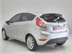 Ford FIESTA 1.6 TI-VCT FLEX TITANIUM POWERSHIFT 2017/2018 BETIOLO NOVOS E SEMINOVOS LAJEADO / Carros no Vale