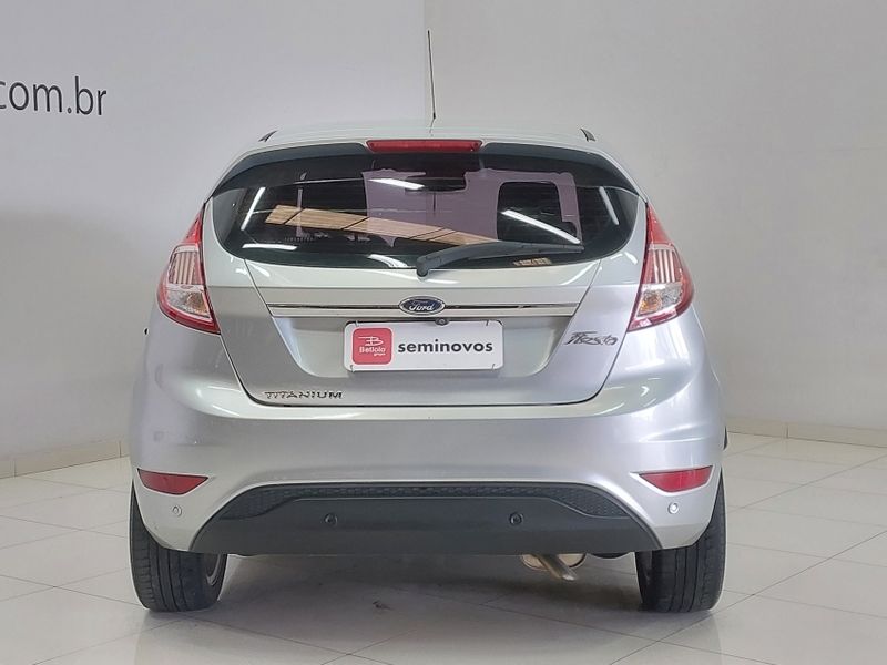 Ford FIESTA 1.6 TI-VCT FLEX TITANIUM POWERSHIFT 2017/2018 BETIOLO NOVOS E SEMINOVOS LAJEADO / Carros no Vale