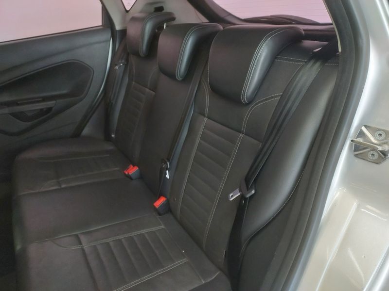 Ford FIESTA 1.6 TI-VCT FLEX TITANIUM POWERSHIFT 2017/2018 BETIOLO NOVOS E SEMINOVOS LAJEADO / Carros no Vale