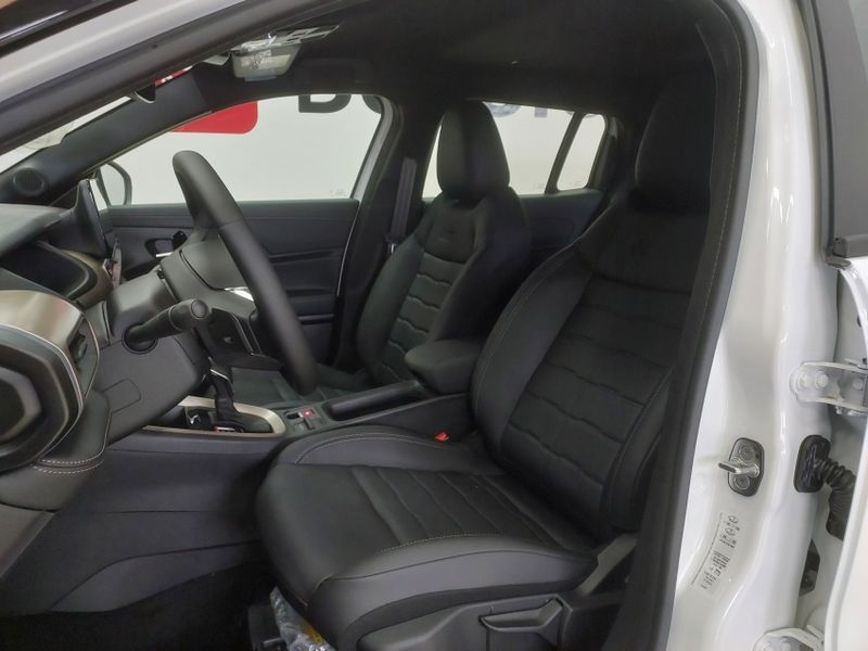 JEEP AVENGER LIMITED T200 HYBRID MHEV FLEX CVT 2026/2027 BETIOLO NOVOS E SEMINOVOS LAJEADO / Carros no Vale JEEP AVENGER LIMITED T200 HYBRID MHEV FLEX CVT 2026/2027 BETIOLO NOVOS E SEMINOVOS LAJEADO / Carros no Vale