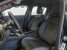 JEEP AVENGER LIMITED T200 HYBRID MHEV FLEX CVT 2026/2027 BETIOLO NOVOS E SEMINOVOS LAJEADO / Carros no Vale