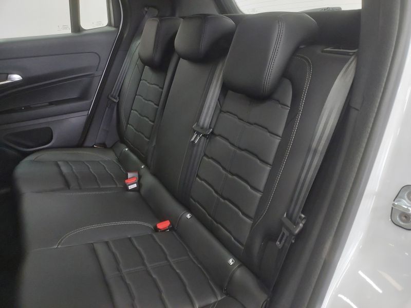 JEEP AVENGER LIMITED T200 HYBRID MHEV FLEX CVT 2026/2027 BETIOLO NOVOS E SEMINOVOS LAJEADO / Carros no Vale JEEP AVENGER LIMITED T200 HYBRID MHEV FLEX CVT 2026/2027 BETIOLO NOVOS E SEMINOVOS LAJEADO / Carros no Vale