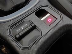 JEEP AVENGER LONGITUDE T200 HYBRID MHEV FLEX CVT 2026/2027 BETIOLO NOVOS E SEMINOVOS LAJEADO / Carros no Vale