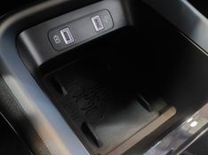 JEEP AVENGER LONGITUDE T200 HYBRID MHEV FLEX CVT 2026/2027 BETIOLO NOVOS E SEMINOVOS LAJEADO / Carros no Vale