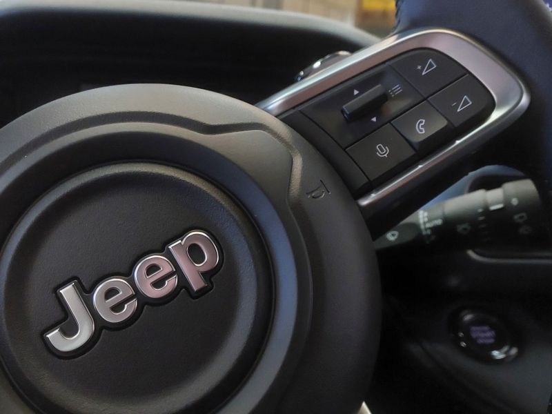 JEEP AVENGER LONGITUDE T200 HYBRID MHEV FLEX CVT 2026/2027 BETIOLO NOVOS E SEMINOVOS LAJEADO / Carros no Vale JEEP AVENGER LONGITUDE T200 HYBRID MHEV FLEX CVT 2026/2027 BETIOLO NOVOS E SEMINOVOS LAJEADO / Carros no Vale